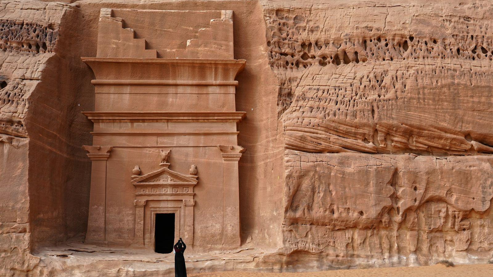 السعودية، وجهة يتولى مكتب التأشيرات لدينا طلباتها