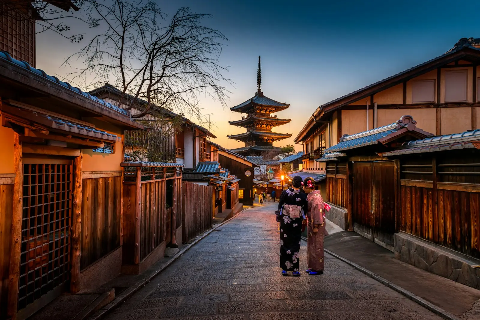 A lane below the Yasaka Pagoda in Kyoto