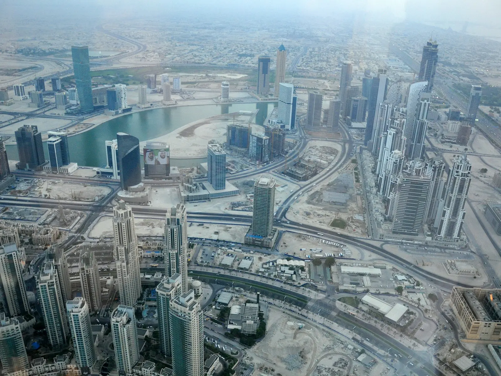 أبراج وسط مدينة دبي من At The Top، برج خليفة